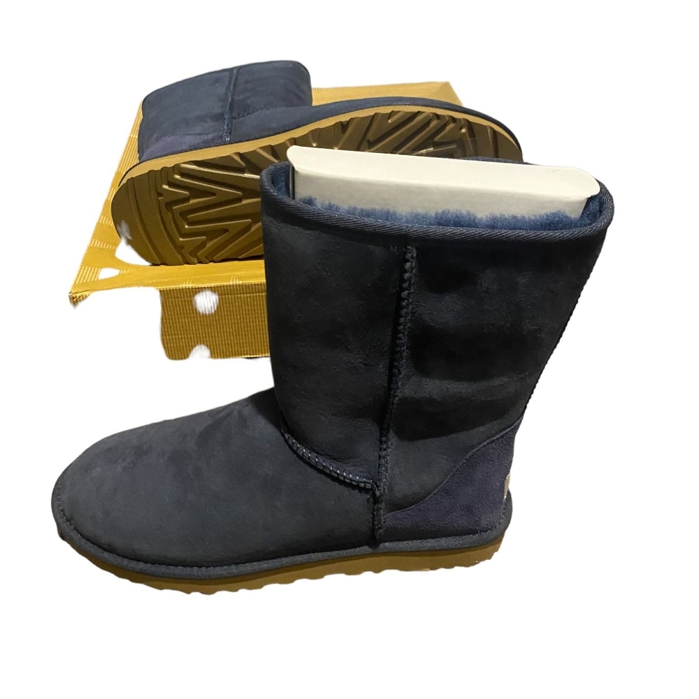 UGG AUTRALIA CLASSIC SHORT BOOT WOMEN'S SIZE 11 COLOR NAVY Damaged box - Picture 4 of 8